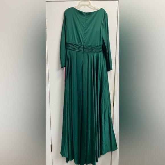 Mac Duggal 55245 Size 14 Emerald Long Sleeve Ruched Waist A-Line Slit Gown NWOT - Picture 10 of 16